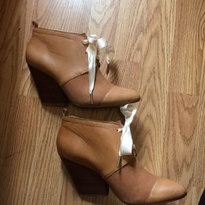 Pilcro and the Letterpress Gwen booties